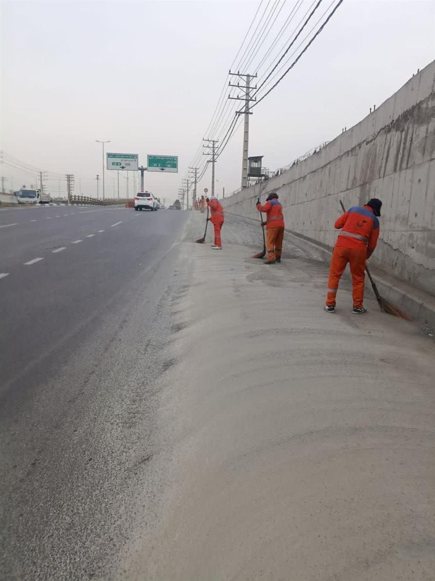 از دل سرما تا پاكیزگی شهر؛ قدردانی مدیریت شهری باغستان از پاكبانان
