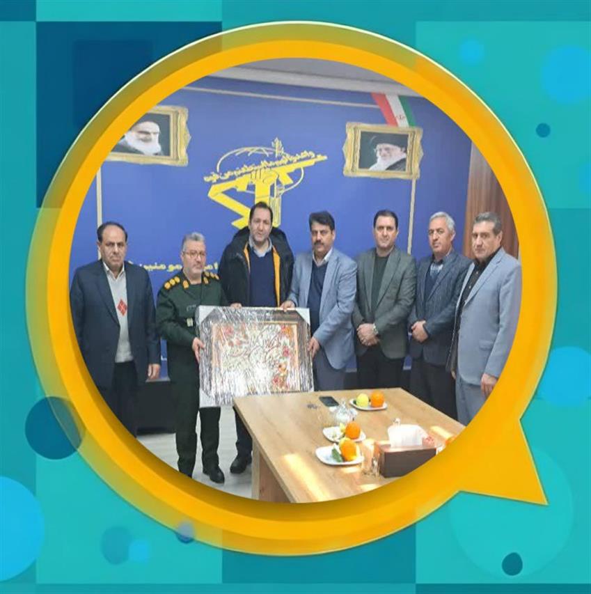به مناسبت روز پاسدار؛ دیدار مدیریت شهری و اعضای شورای اسلامی شهر باغستان با فرمانده سپاه