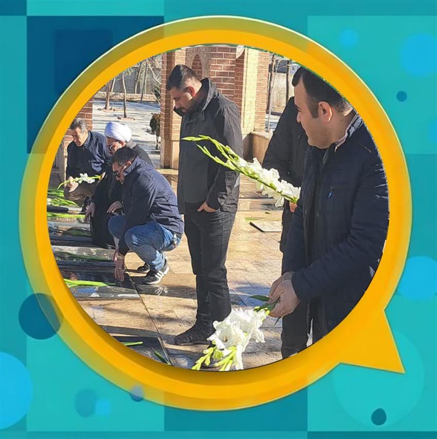 غبارروبی و عطرافشانی مزار شهدای شهر باغستان به مناسبت سالروز پیروزی انقلاب اسلامی