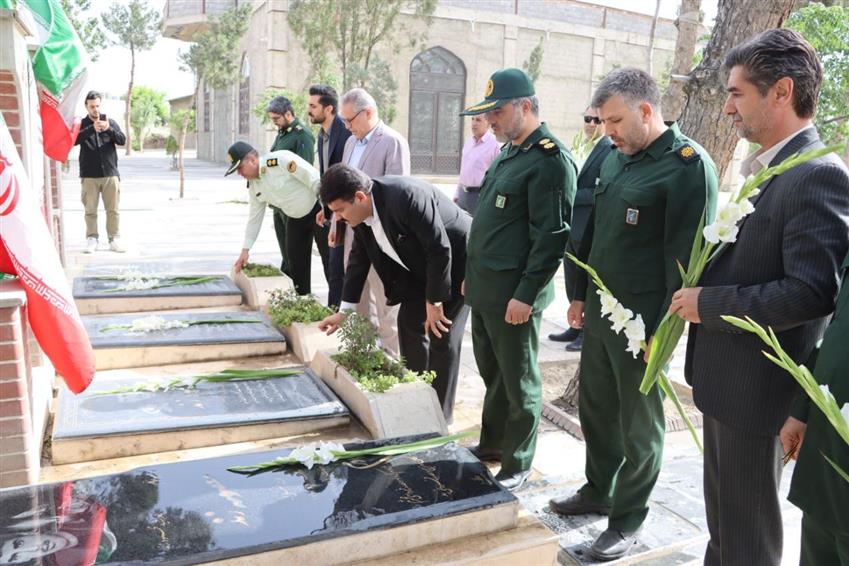 برگزاری آیین گلباران گلزار شهدای باغستان به مناسبت سالروز آزادسازی خرمشهر